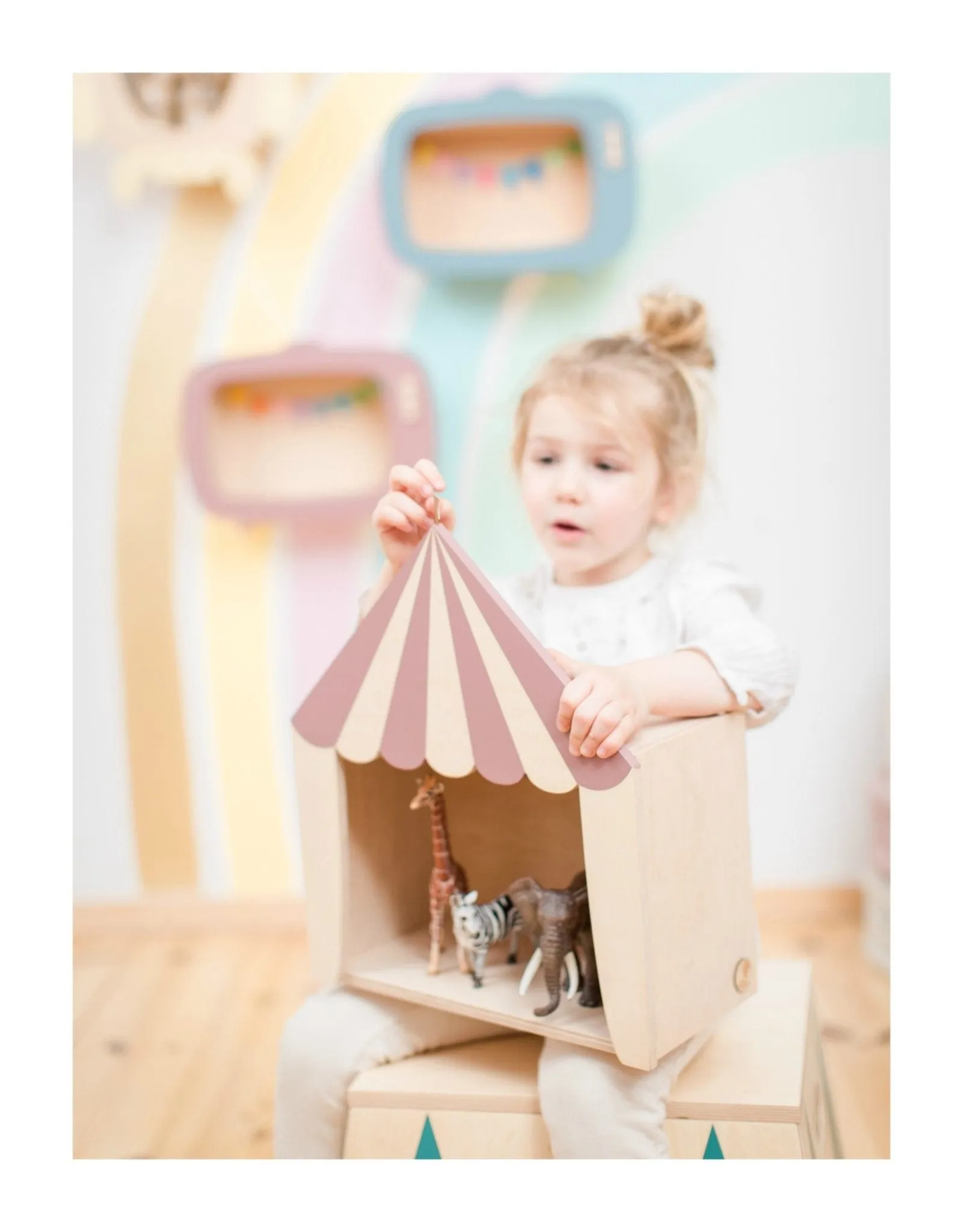 Circus Shelf "The Big Top" | Dusty Rose by Up! Warsaw